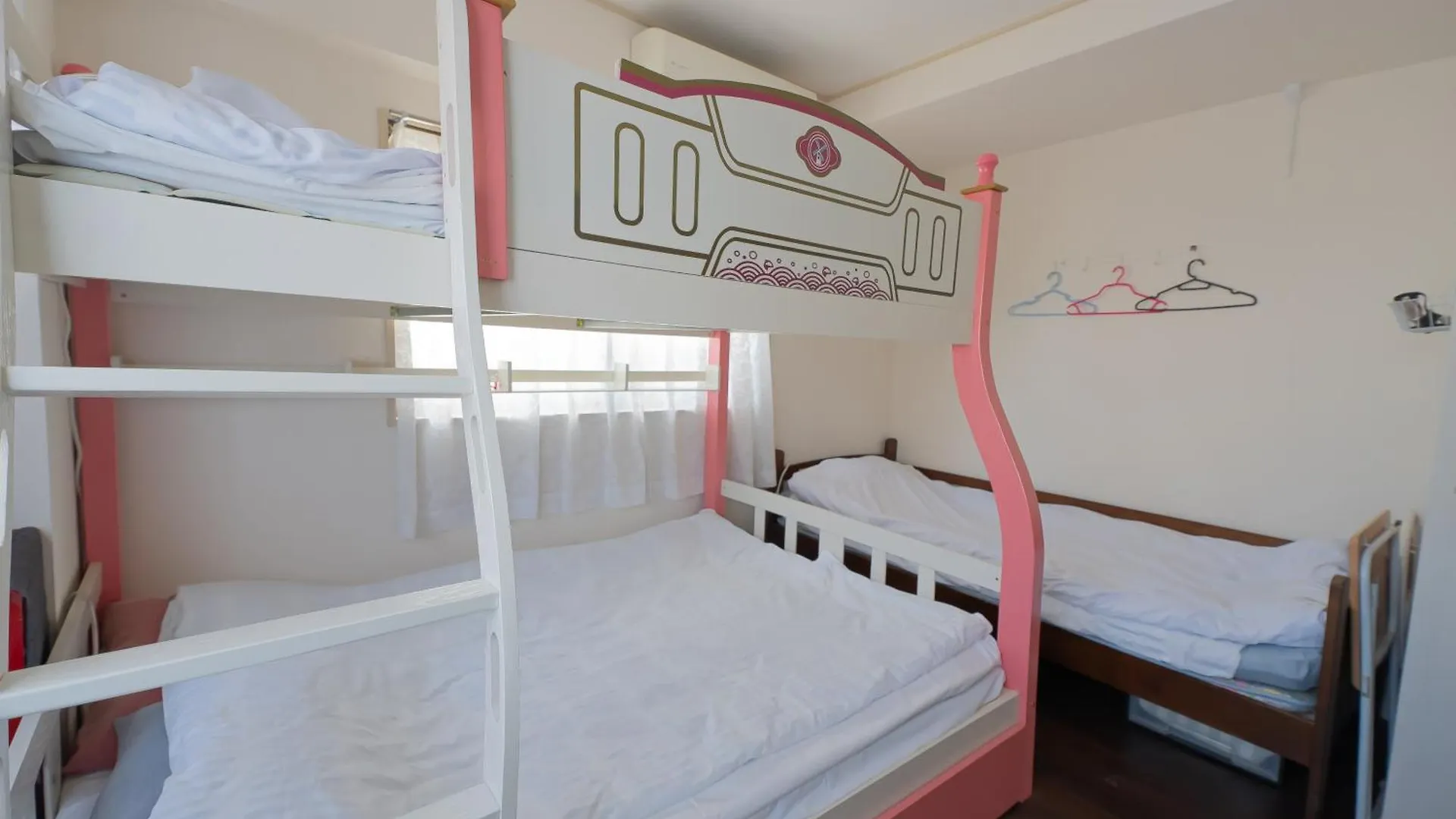 Akarenga House Aparthotel Tokyo 0*,  Japan